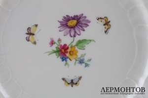 Тарелка Цветы и бабочки. Фарфор, роспись. Германия, KPM, 1943-57.