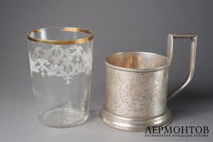 Подстаканник с гравировкой в виде цветов. Россия, мастер ТН, нач. 20 в. Серебро 84 пр