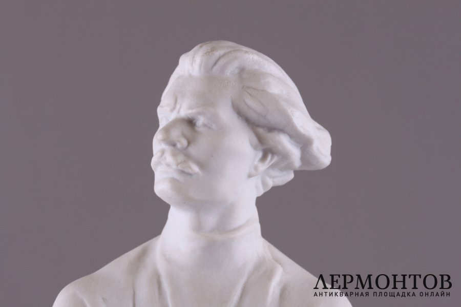 Статуэтка Максим Горький. Фарфор. СССР, ЛФЗ. 1950-е.