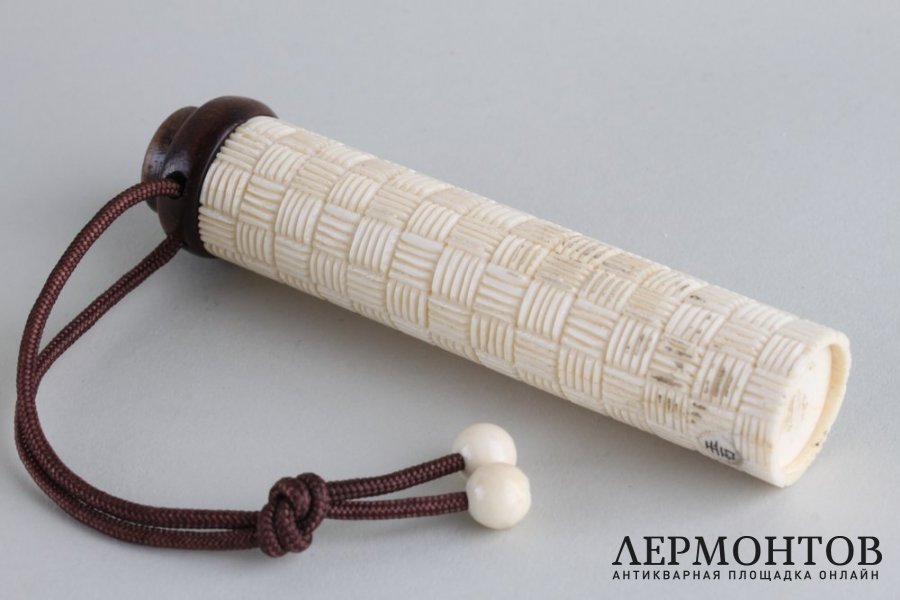 Игольница, футляр с плетеным узором. Кость, резьба. Китай, ХХ век