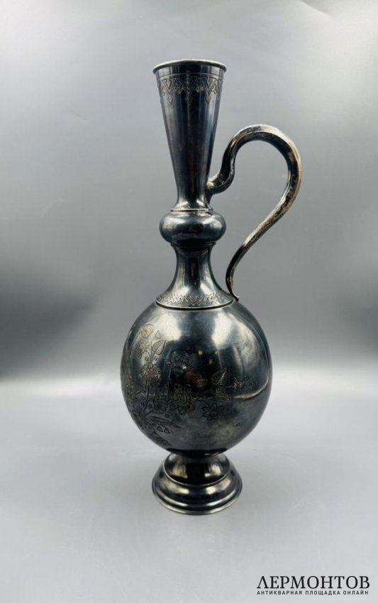 Штоф с букетами цветов. Серебро 84 пробы, Россия, 1895 год