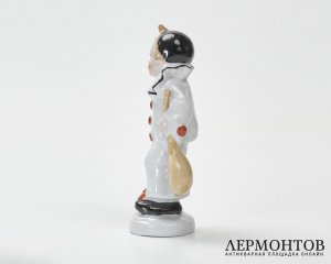 Статуэтка «Мальчик-клоун с мандолиной». Фарфор, Тюрингия, Германия, середина XX века
