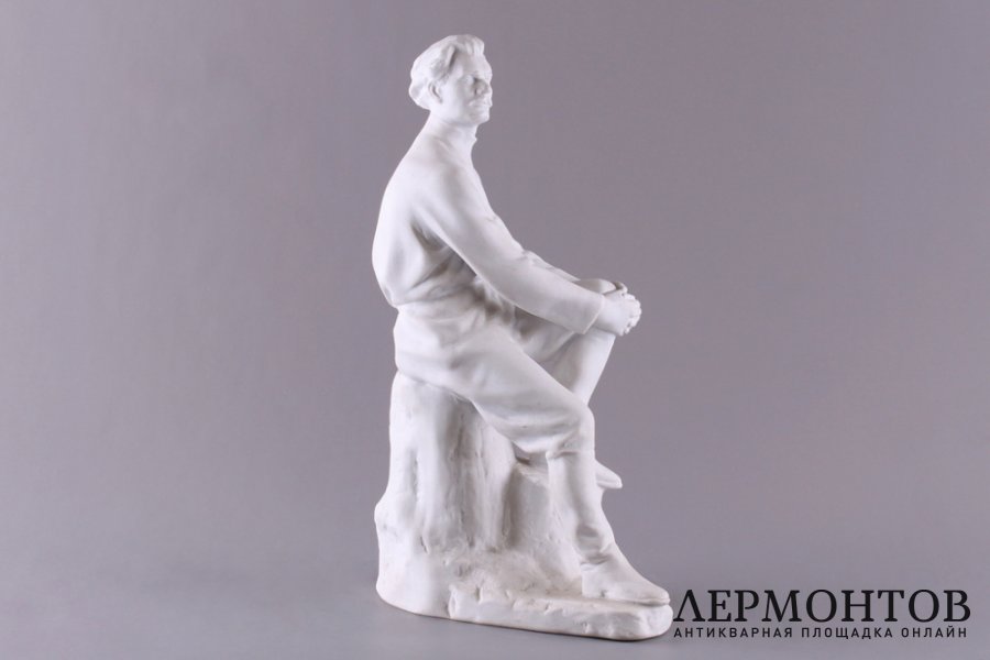 Статуэтка Максим Горький. Фарфор. СССР, ЛФЗ. 1950-е.