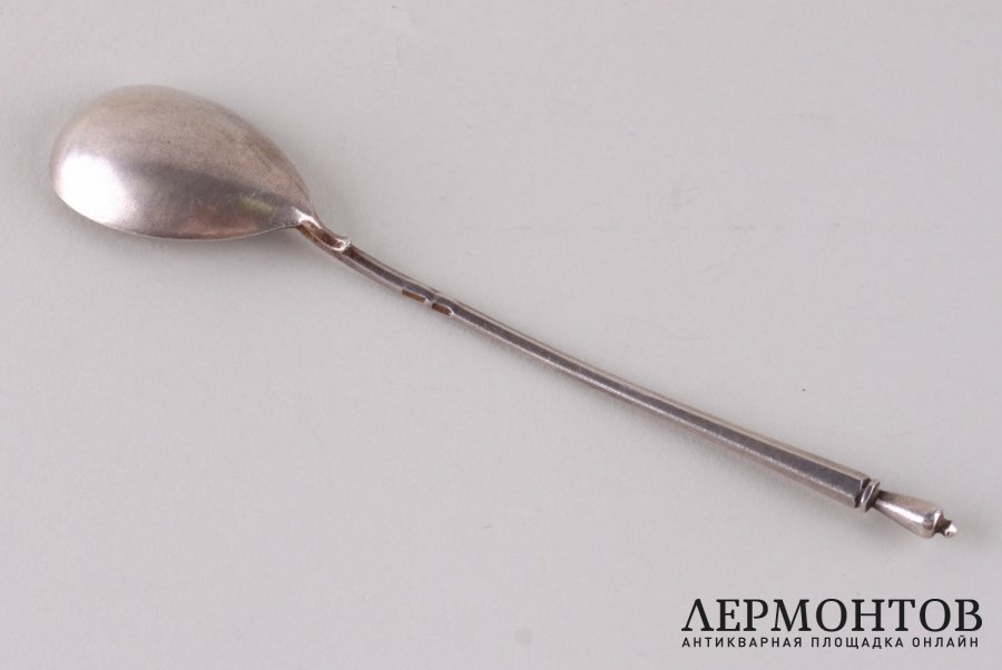 Набор чайных ложек на 6 персон в подборе. Россия, Москва, 1899-1917 гг. Серебро 84 пр