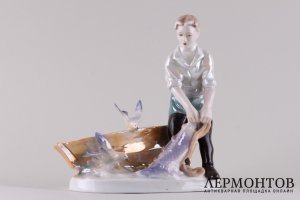 Статуэтка Рыбак. Германия, 1960-е гг. Фарфор, роспись.