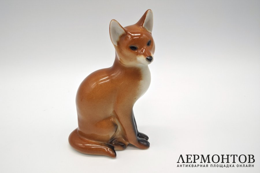 Статуэтка Лиса. Фарфор, роспись. СССР, ЛФЗ, 1970-80е гг.