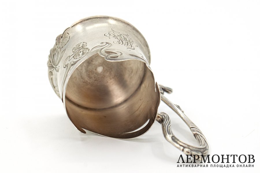 Подстаканник в стиле модерн. Россия, мастер АП, 1899-1908 гг. Серебро 84 пробы.