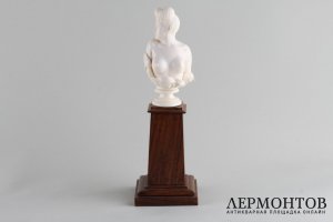 Бюст обнаженной девушки, ар-деко. Кость, дерево. Европа, 1930-е гг.