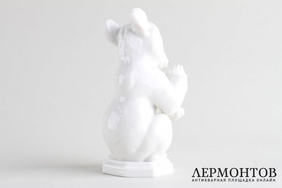 Статуэтка Медвежонок. Фарфор. Германия, фабрика Allach, Theodor Karner, 1938-39