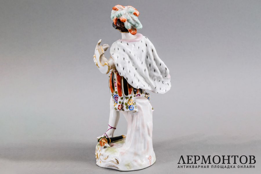 Статуэтка Афина. Фарфор, роспись. Германия, Зитцендорф, 1884-1902.