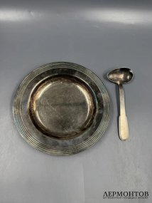 Детский набор: тарелочка и ложечка. Металл, серебрение, Christofle, Франция, конец 19 — начало 20 века