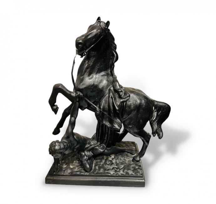 Скульптура «Упавший всадник». Чугун, Кусинский завод, СССР, 1970–1989 годы