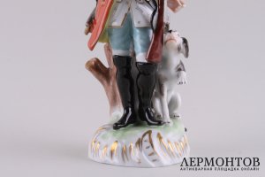 Статуэтка Охотник с собакой. Германия, середина 20 века. Фарфор, роспись.