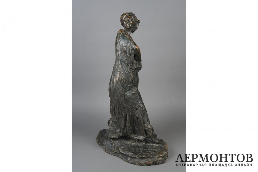 Скульптура Девушка. Франция, автор модели П.Трубецкой. 1911 г. Бронза.