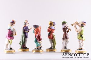Серия статуэток Орекстр в стиле фарфора Каподимонте. Роспись. Германия, 1950-70е