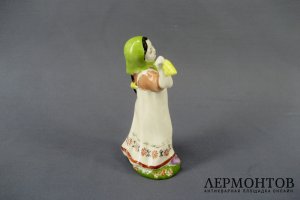 Юная плясунья. Фарфор. СССР, ЛФЗ, 50-е годы ХХ века.