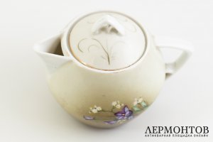 Молочник в стиле модерн. Российская Империя, фабрика Гарднера, 1870-1890 г. Фарфор.