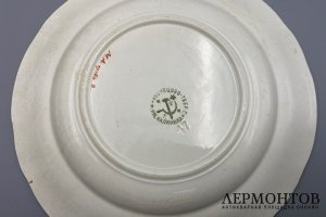 Агитационная тарелка. СССР, завод им. Калинина, 1928-1929 гг. Фаянс, роспись.