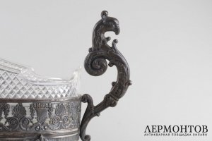 Ваза для фруктов, декорированная пальметтами. Россия, Москва, фирма Лорие. Серебро 84
