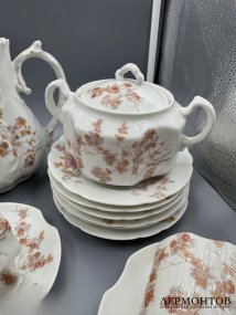 Чайный сервиз на 5 персон в стиле модерн. Фарфор, Товарищество Кузнецова, Россия, начало 20 века