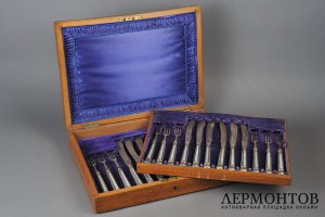 Десертный набор в родной коробке. Англия, Шеффилд, 1903 г. Серебро 925 пробы, штамп. Перламутр.