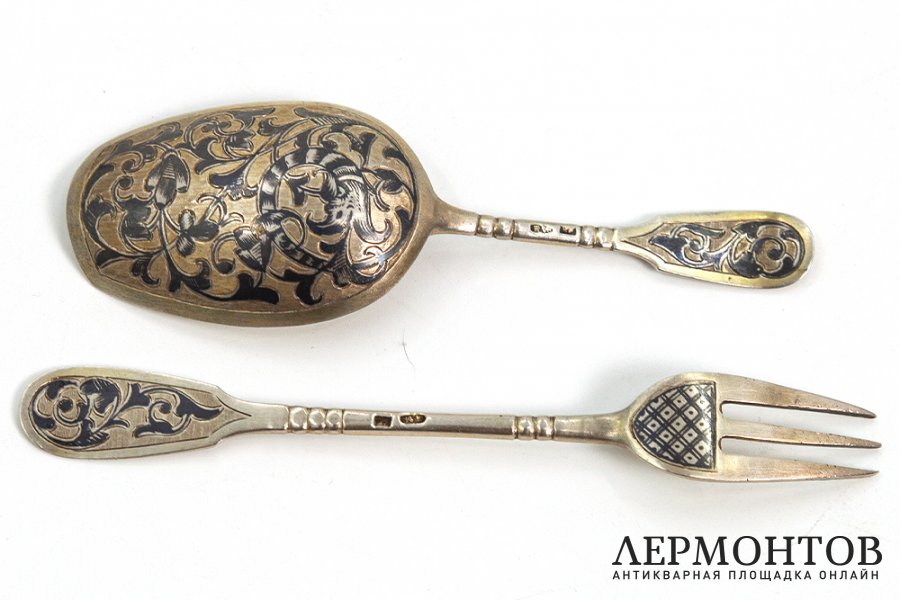 Вилка и совочек для сахара. Российская Империя, 1880-е гг. Серебро 84 пробы, чернение