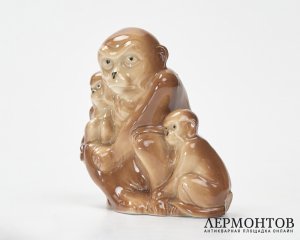 Статуэтка «Обезьяна с детёнышами». Фарфор, Lippelsdorf, Германия, 1950–1970 годы