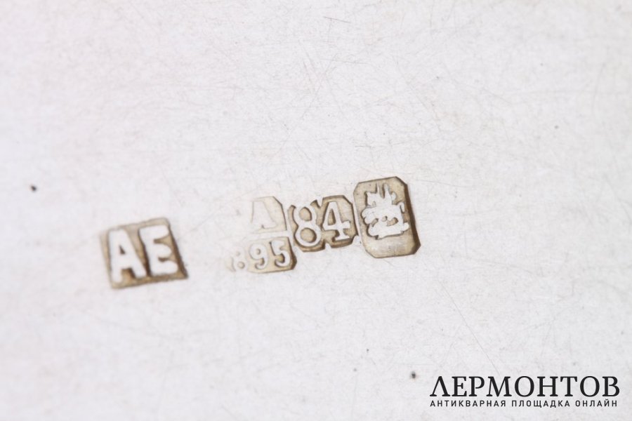 Портсигар с изображением Сухаревой башни. Серебро 84 пробы, чернь. Российская империя
