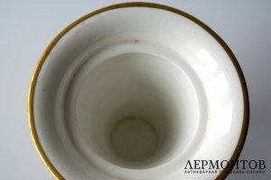 Ваза с лепными цветами и птицами в технике Schneeballen бульденеж 