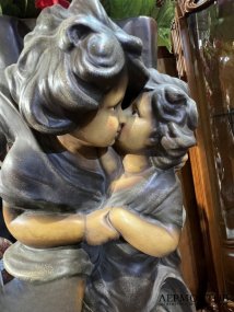 Парные вазы «Поцелуй» в стиле ар-нуво. Терракота, F. Goldscheider, Австрия, 19 в.