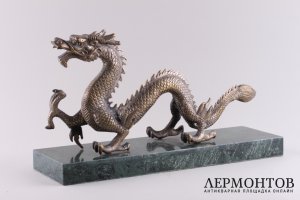 Скульптура Дракон. Китай, 2 половина 20 в. Бронза, литье. Камень, полировка.