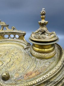 Чернильница с фигурой музыканта и птичками. Бронза, Западная Европа, конец 19 века