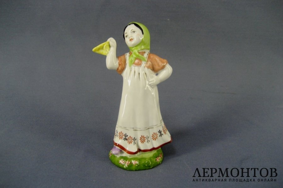 Юная плясунья. Фарфор. СССР, ЛФЗ, 50-е годы ХХ века.