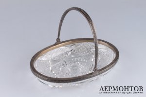 Ваза для конфет с ручкой. Россия, 15 Артель. Серебро 84, хрусталь.