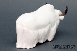 Статуэтка Як, бык. СССР, ГФЗ - ЛФЗ, 1930е гг. Фарфор, роспись.