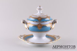 Соусник с изображениями птиц. Фарфор, роспись. Российская империя, завод Кузнецова