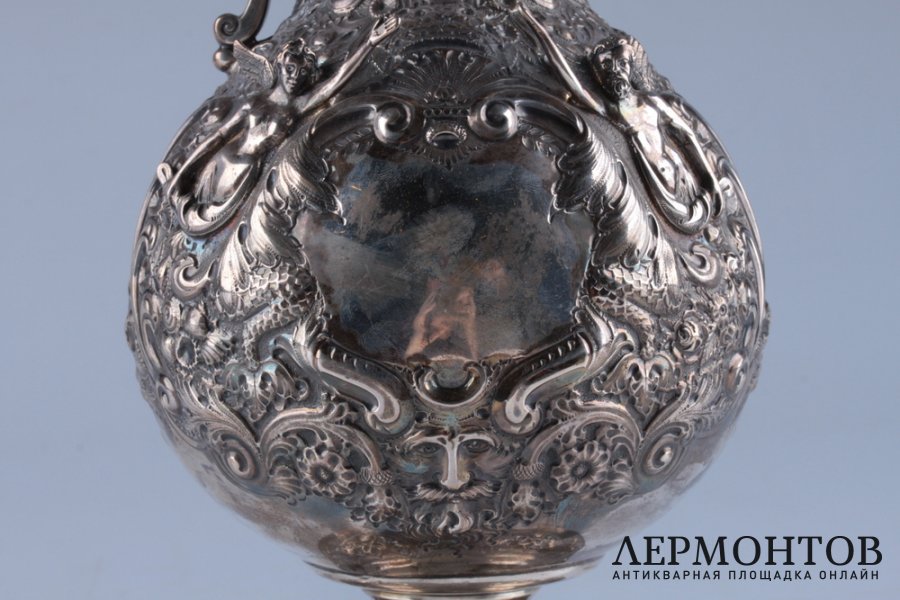 Графин в стиле неорококо с механизмом. Англия, Лондон, 1895 г., фирма J.H. Серебро 925, штамп, гравировка.