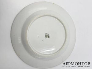 Тарелки обеденные 4 шт. Россия, М. Кузнецов, нач. 20 века. Фарфор, деколь.