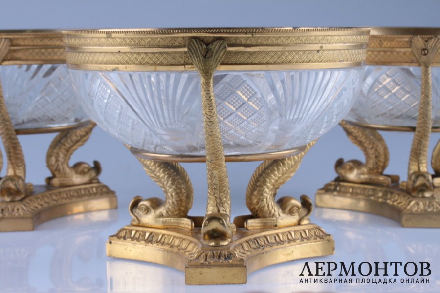 Набор вазочек c фигурами дельфинов. Российская империя, 1820-1830-е гг. Бронза, хрусталь.