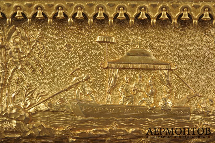 Часы каминные с фигурой китаянки. Западная Европа, конец 19 в.  Бронза.