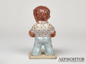 Статуэтка «Еж с газетой». Керамика, Венгрия, 1950 год