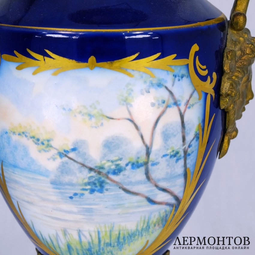Ваза-кубок (2 шт.). Фарфор, бронза, кобальт,Франция, конец XVIIIв.