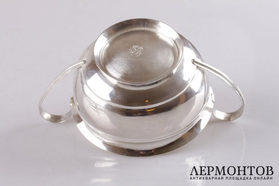 Сахарница с крышкой. Серебро 84 пробы. 1817 год. Российская империя.
