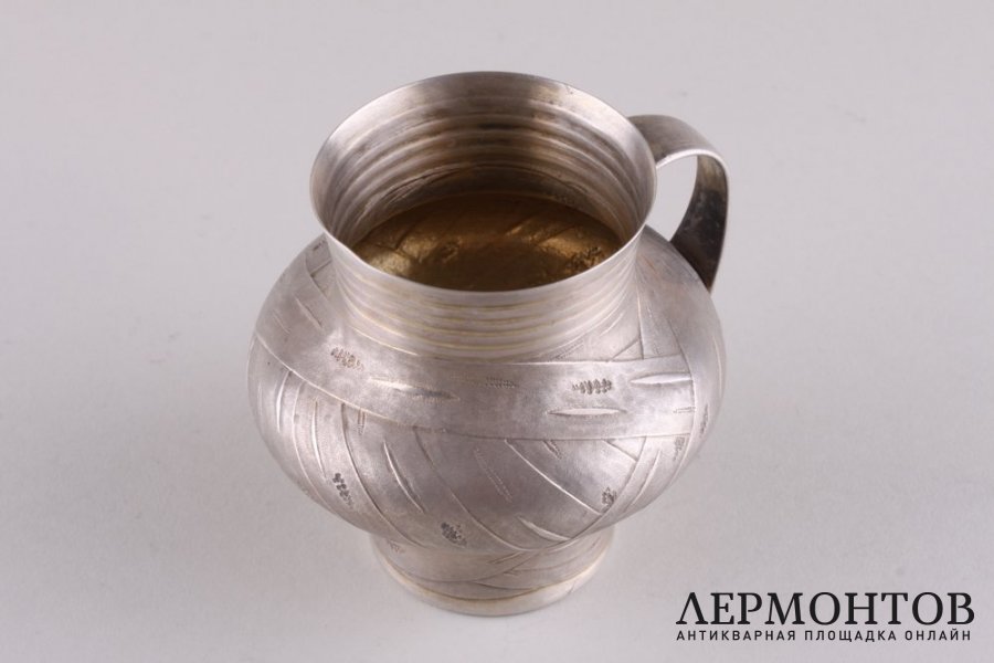 Молочник в русском стиле лоза. Серебро 84 пробы. Россия, 1866 год.