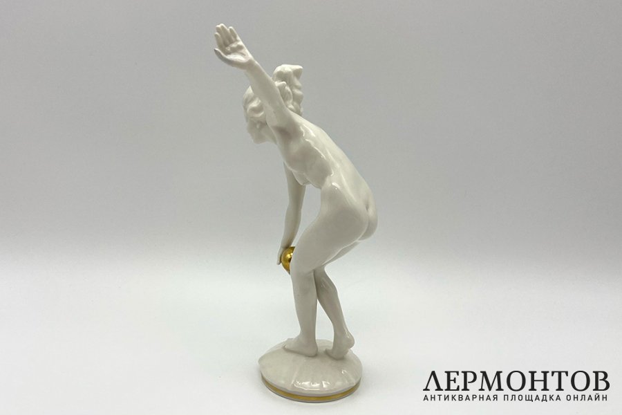 Статуэтка Девушка ловящая мяч, ар-деко. Германия, Hutschenreuther, 1955-68