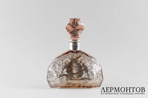 Графин из стекла цвета salmon. Серебро 925 пробы. Италия, 1935-1945 гг.