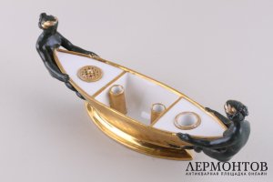 Чернильница с фигурами наяд. Россия, Императорский фарфоровый завод, первая треть 19 в. Фарфор.