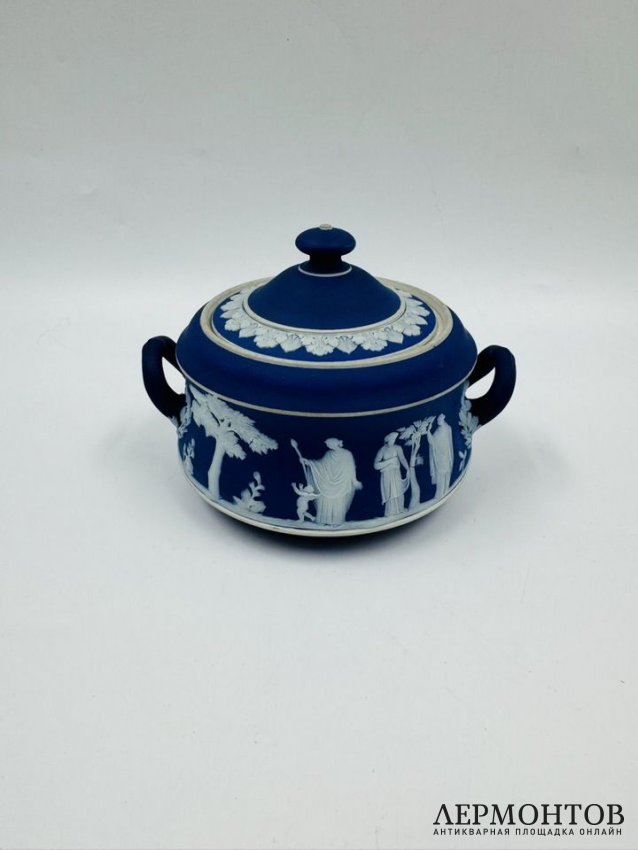 Чайный сервиз в стиле ампир с мифологическими сюжетами. Фарфор, Wedgwood, Англия, середина 20 века