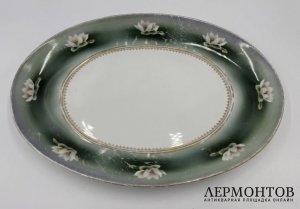 Блюдо Кувшинки. Россия, Кузнецов, 1900-е гг. Фарфор, деколь с подрисовкой.