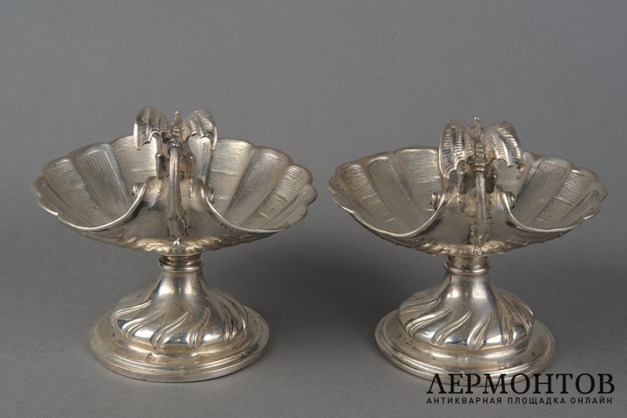 Парные икорницы. Австро - Венгрия. Кон. 19- нач. 20 вв. Серебро 800 пробы.